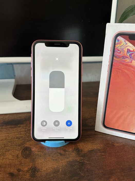 Iphone xr (128 gb)