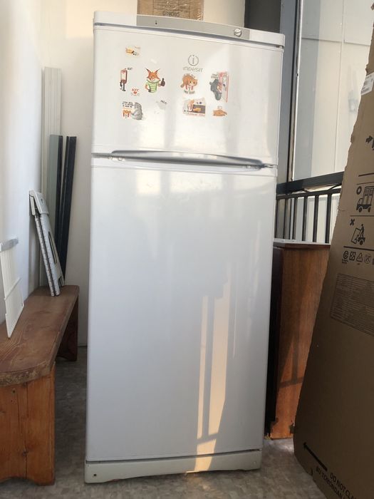 Холодильник indesit,рабочий