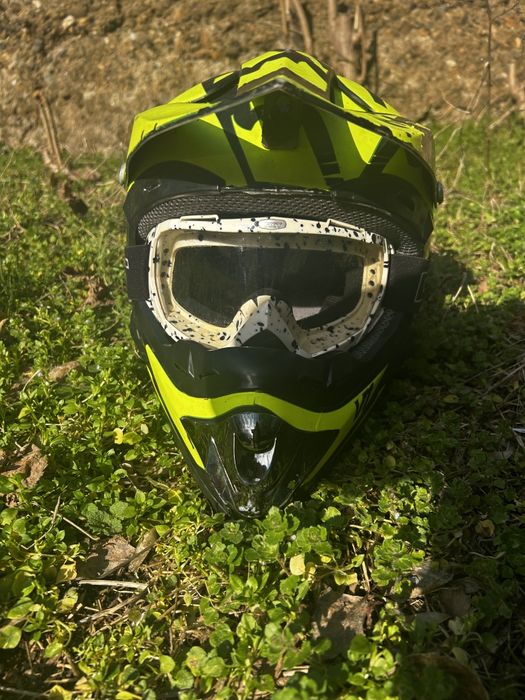 Части за колело и каска