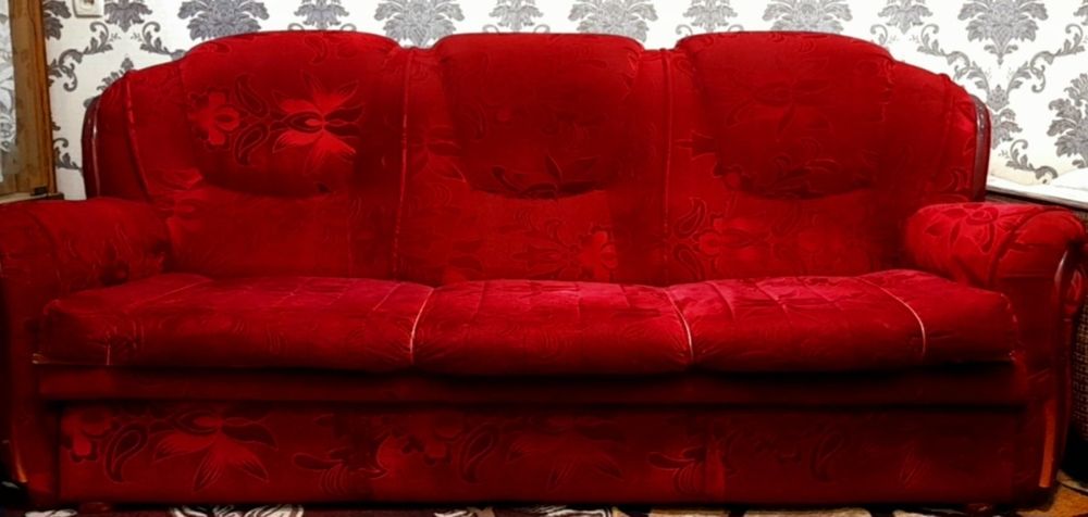 Раскладной диван в хорошем состоянии