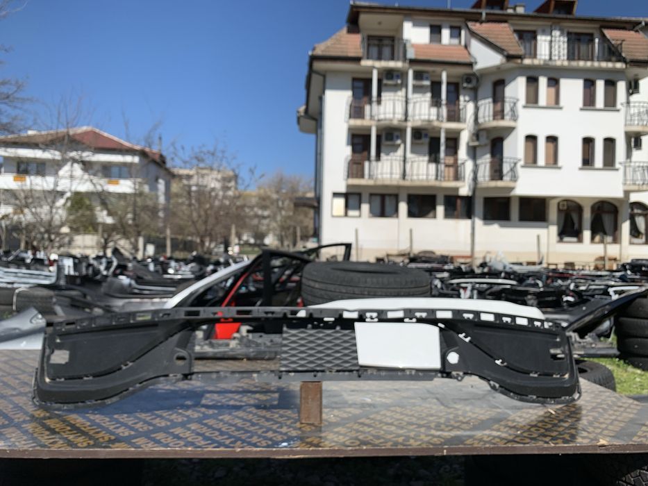 Решетка Ford Mustang Mach-E