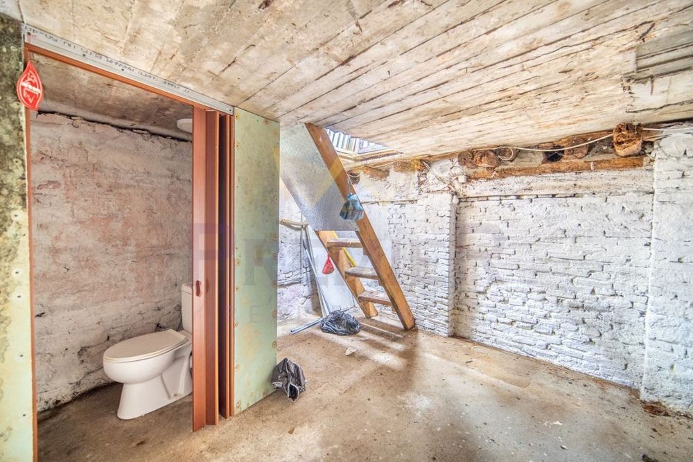 Продава се Магазин в Варна, Метро - 16 кв.м за 2710 €/кв.м - Снимка #2