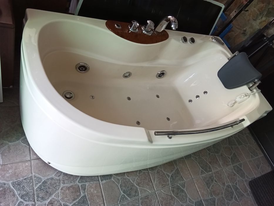 Cada hidromasaj jacuzzi