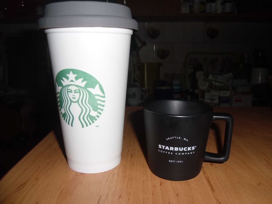 Set Starbucks cani  .mari