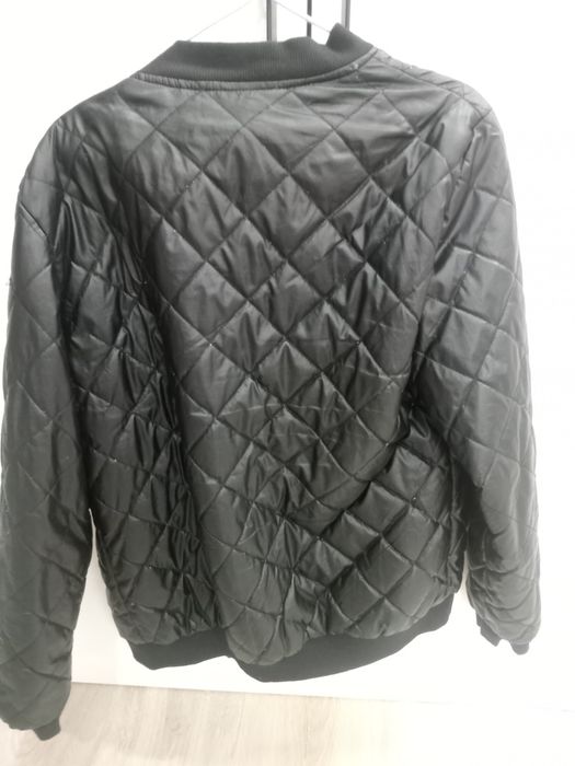 Продам куртку на весну осень