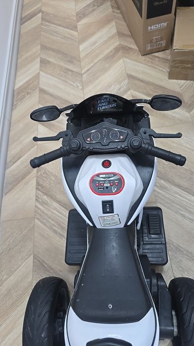Detskiy motosikl sotiladi