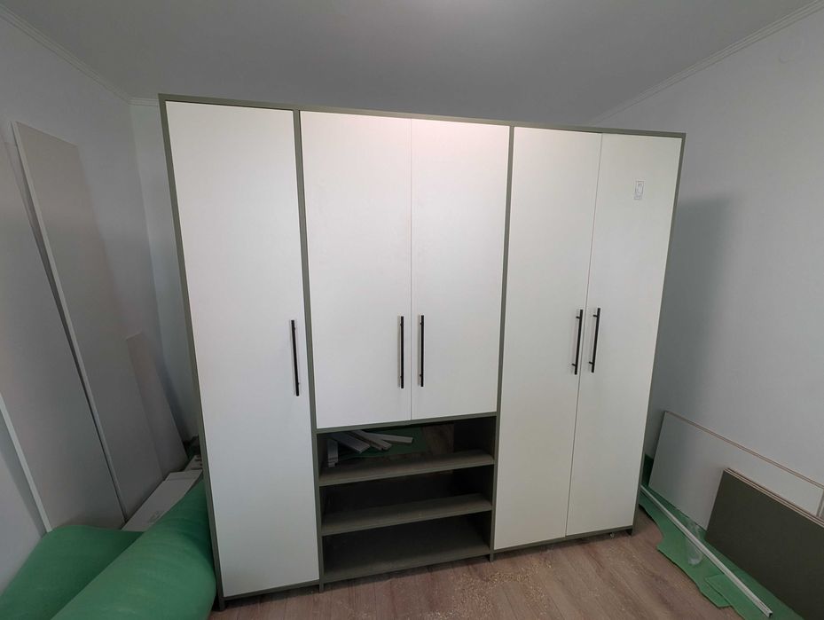 Mobilier la comandă: Proiectare si montaj