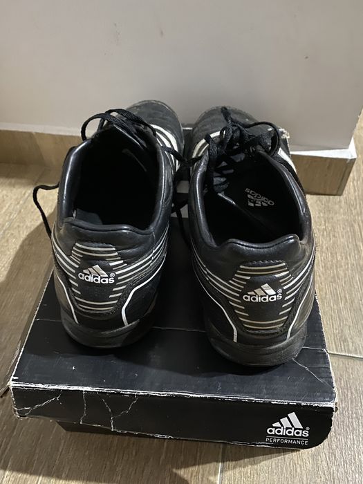 Adidași bărbătești din piele originali