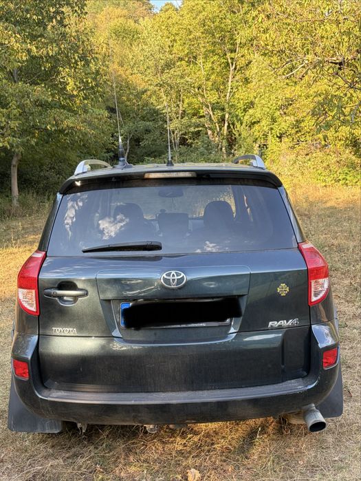 Toyota Rav 4.