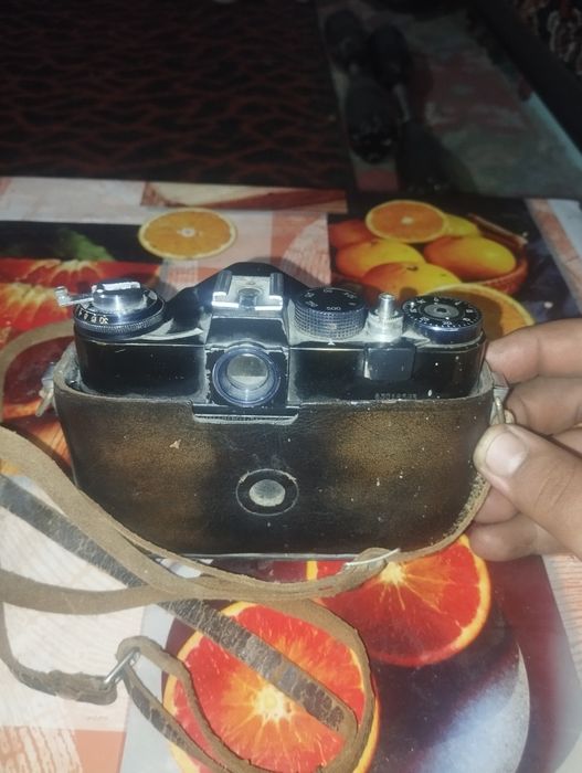Советский фотоаппарат Зенит