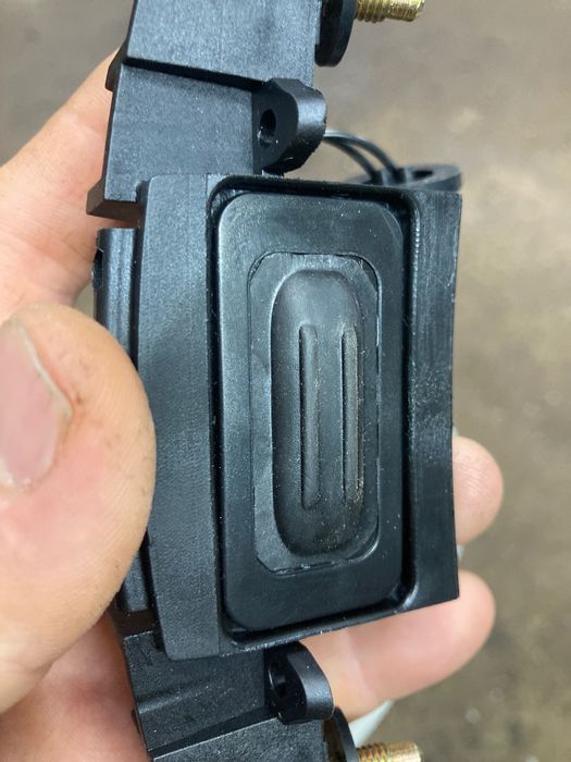 Копче за багажник Nissan Micra Mk3 K12