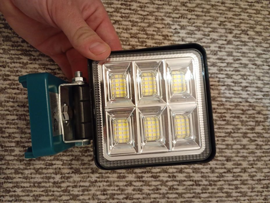 Proiector / lanterna  pt baterie Makita 18v