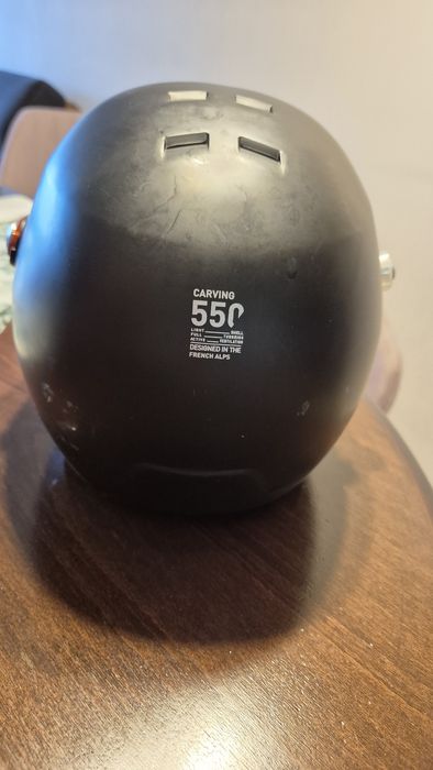 Запазена детска каска за ски