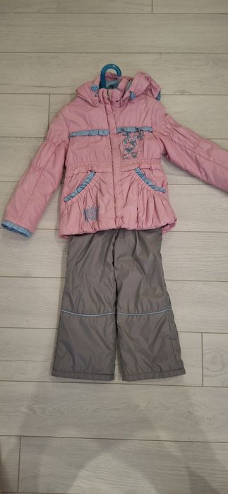 Продам костюм зимний на девочку