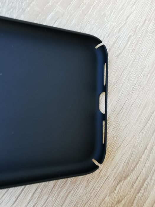 Кейсове Nillkin и други за iPhone 11