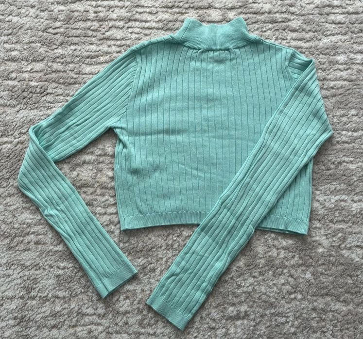 Bluză scurtă mulată