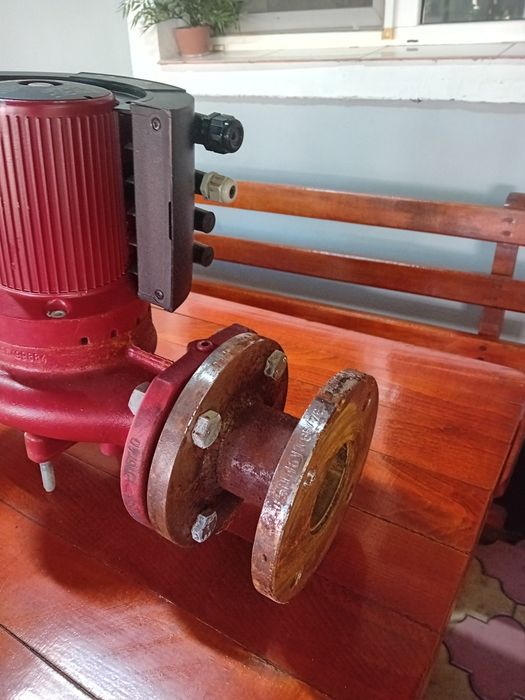 Pompă GRUNDFOS magna