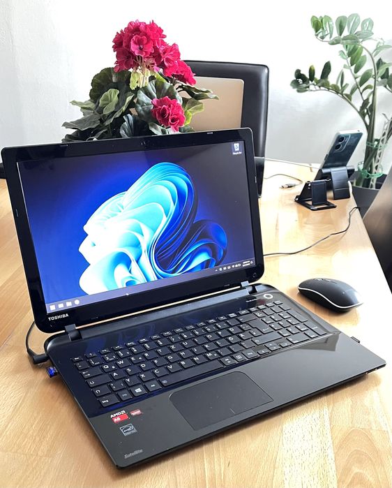 Laptop Toshiba AMD A6-6310 APU 8G Ram - Baterie noua