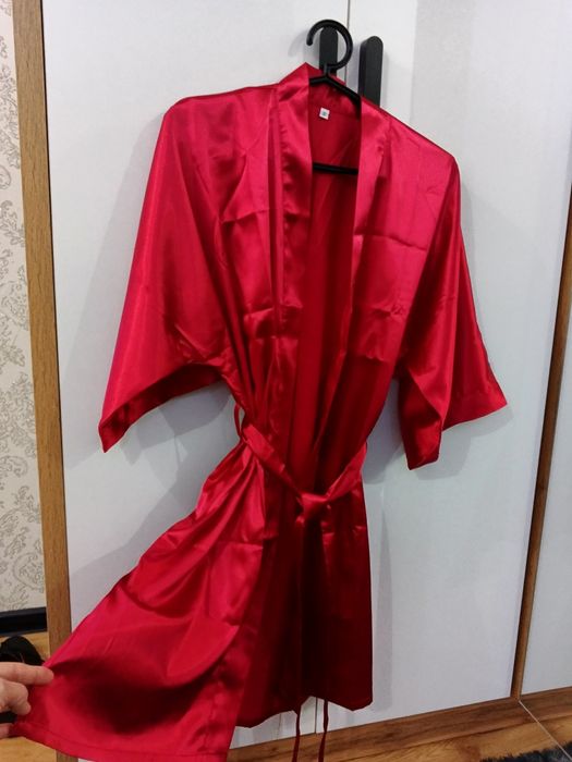 Халатик атласный новый