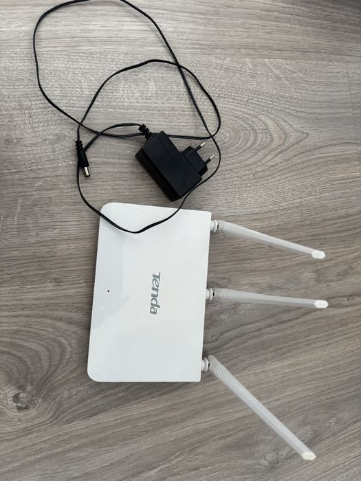 Безжичен рутер Tenda 300 Mbps, 3 външни антени
