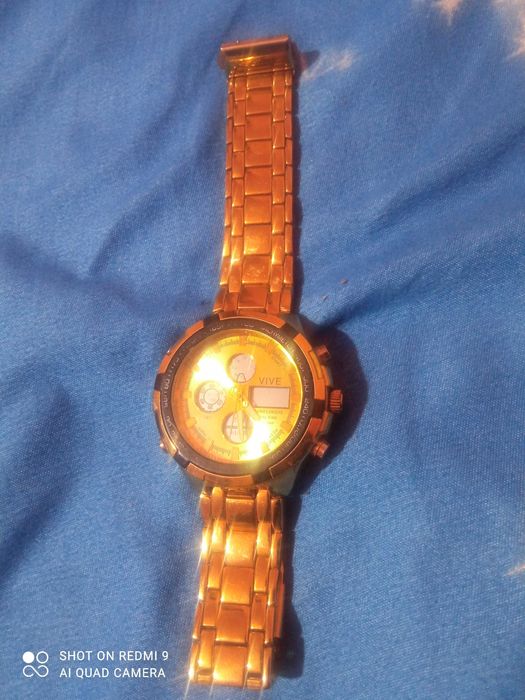 Vând ceasuri  bărbați aproape noi mai multe detalii la telefon