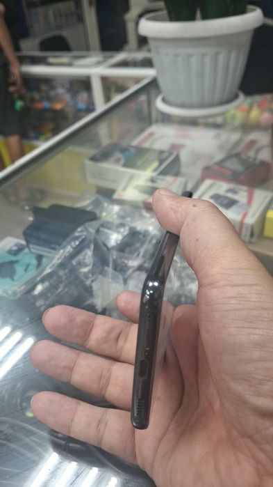Продам Samsung s21 5g