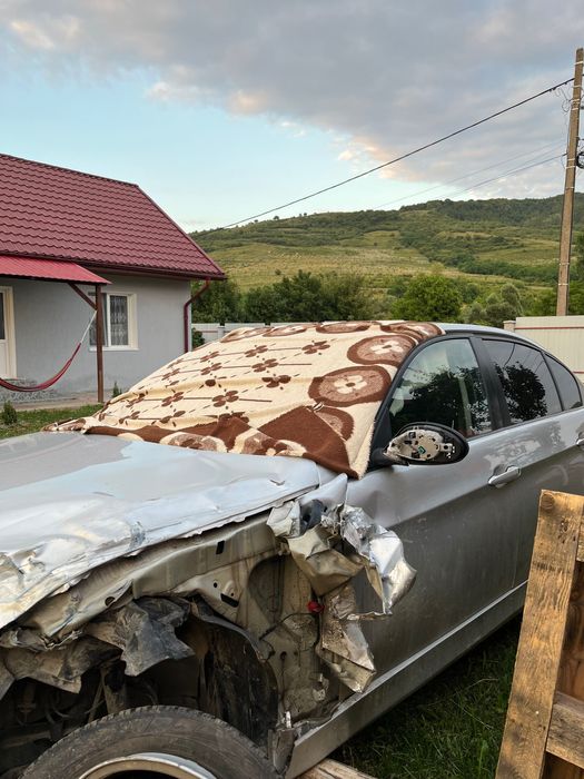 Vand BMW e90 seria 3 lovit fata stanga