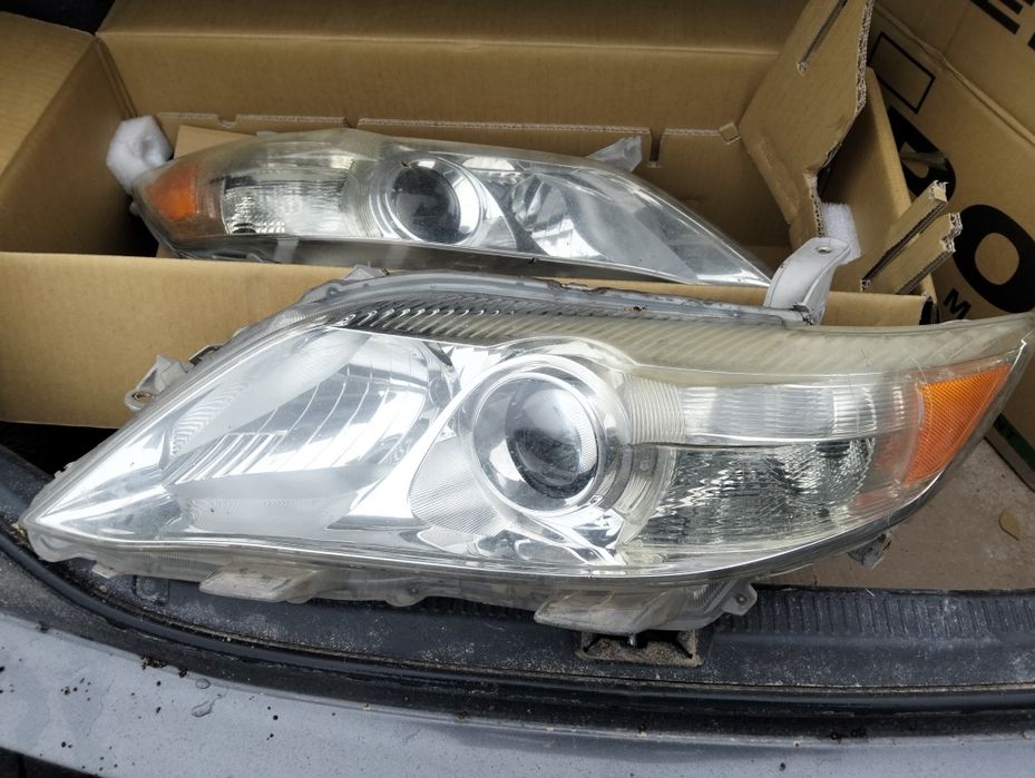 Camry 45 оригинал фар срочна