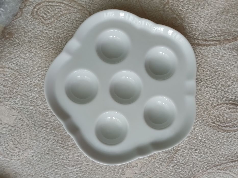 Чиния за охлюви 6 -12 гнезда