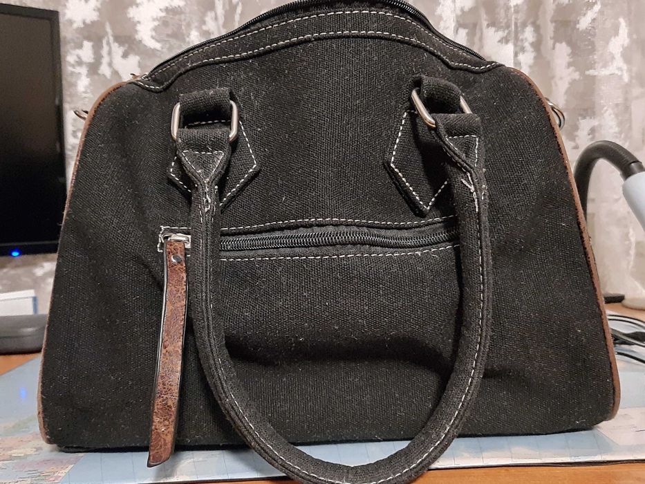 Дамска арт чанта с къси дръжки