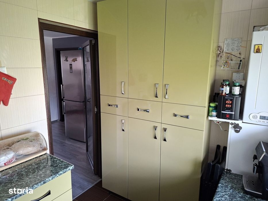 Propietar/Apartament cu 3 camere, curte