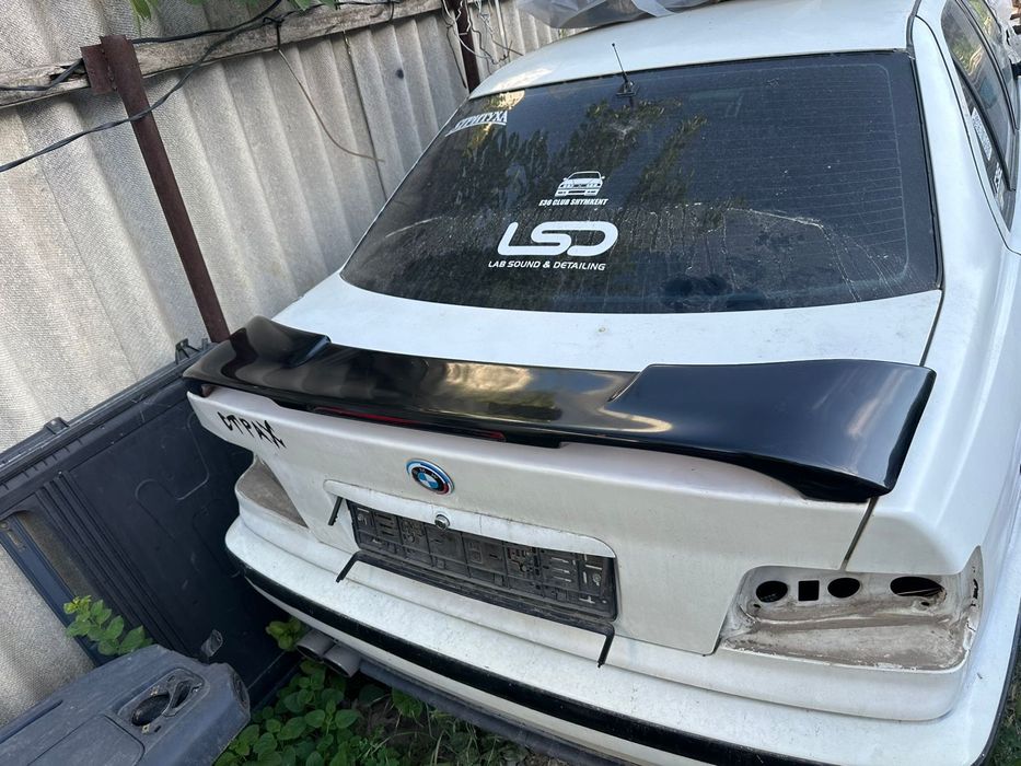 Продам м споилер БМВ е36