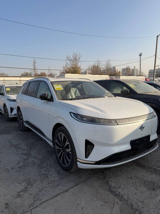 DONGFENG 008 RESTYLINNG
oqga qora oqga apelsin
nd40
Narxi: 31 600$
Mur