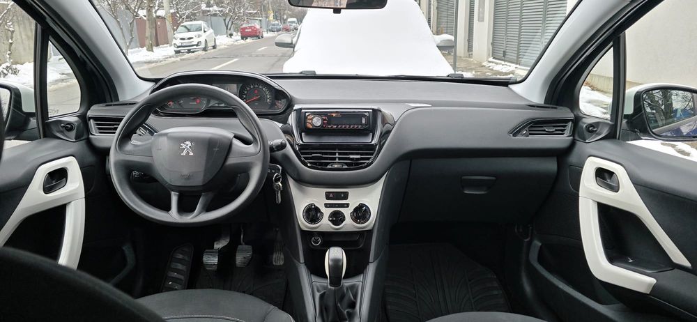 Peugeot 208 , 94.000km înmatriculata