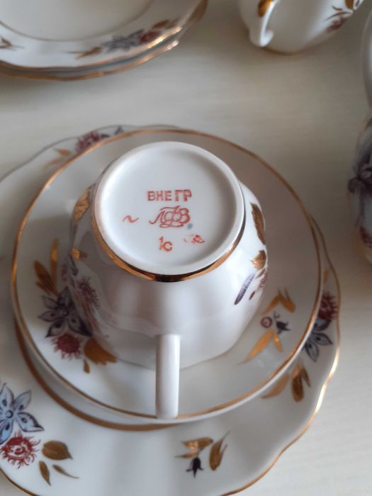 Уникален Античен комплект за чай и кафе с 20 артикула.