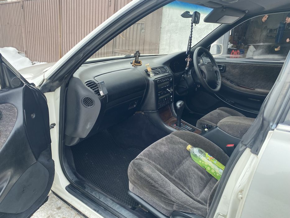 Тайота виндом на уверенном ходу