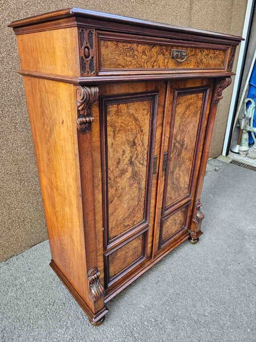 Шкаф в стил Бидермайер с интарзия