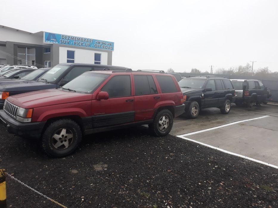 Dezmembrez Jeep Grand Cherokee ZJ 5.2v84.0 benzina,2,5d