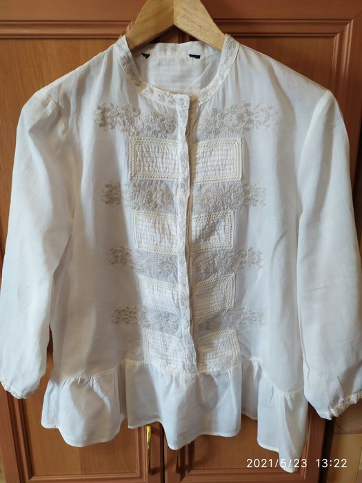 Блузки, кофточки разные.