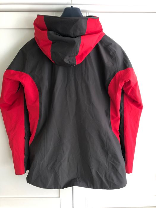 Haglofs Niva туристическо яке