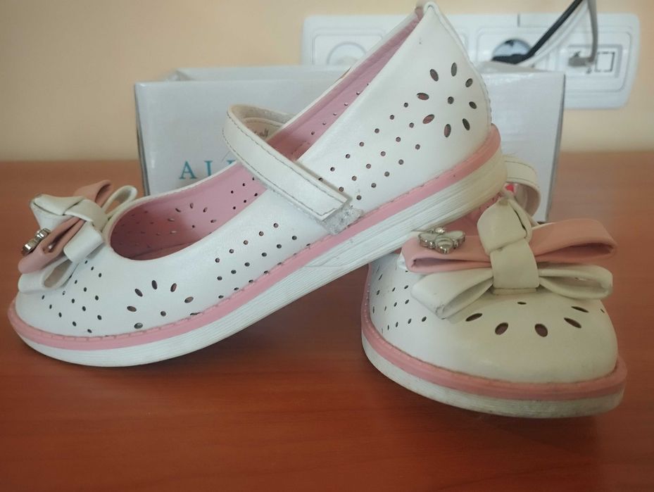 детски бели обувки Air Star