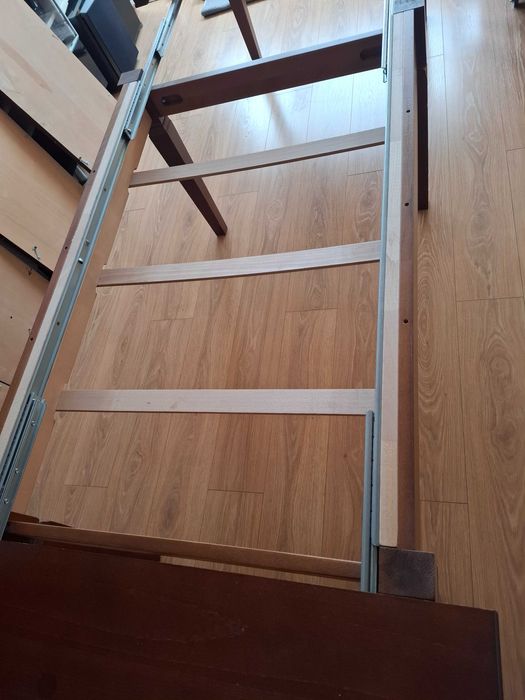 Продавам масивна луксозна маса за трапезария