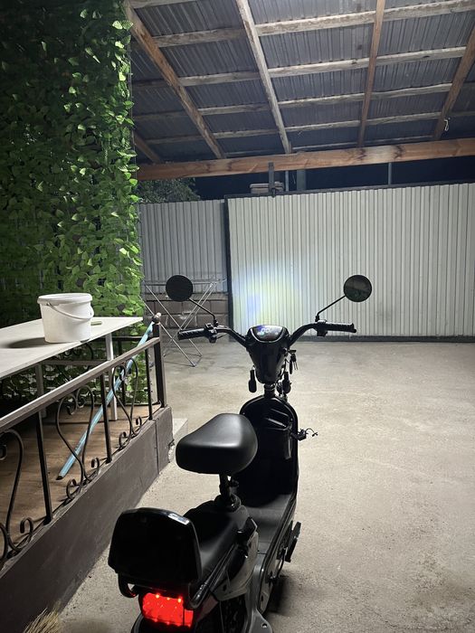 Электроскутер-электровелосипед