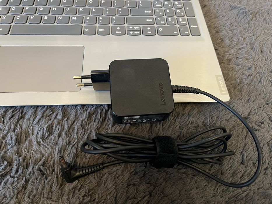 Laptop Lenovo Idea Pad i5 8th gen