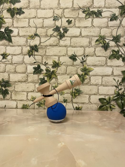 Kendama Japan cu bila mata su grip