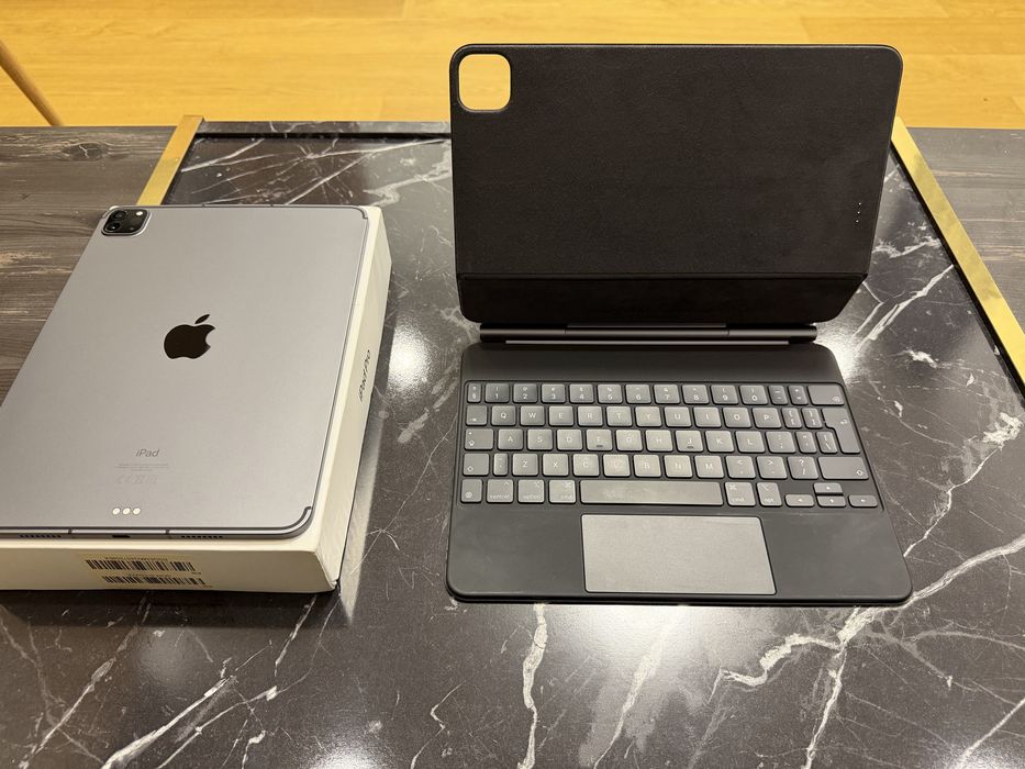 iPad Pro 11" M1 128GB + Magic Keyboard + Pencil 2 - Stare 10/10