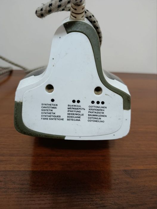 Паровой утюг Artel