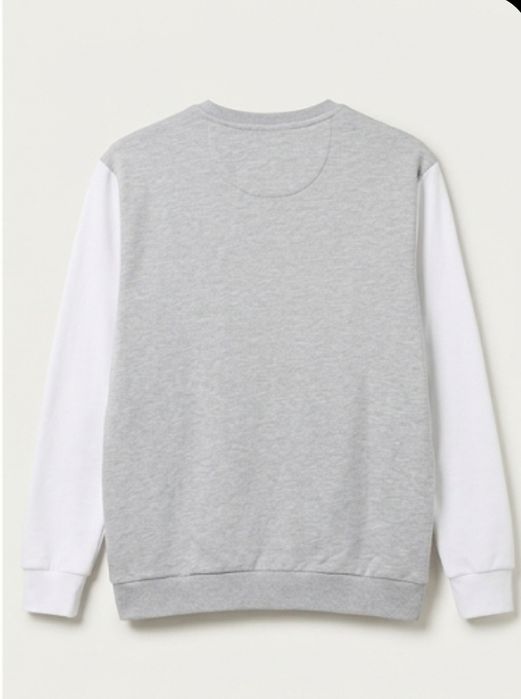 De vanzare bluza de barbati alb in stare buna marime XL