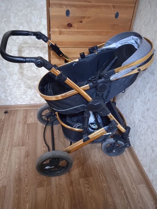 Продам коляску лето-зима