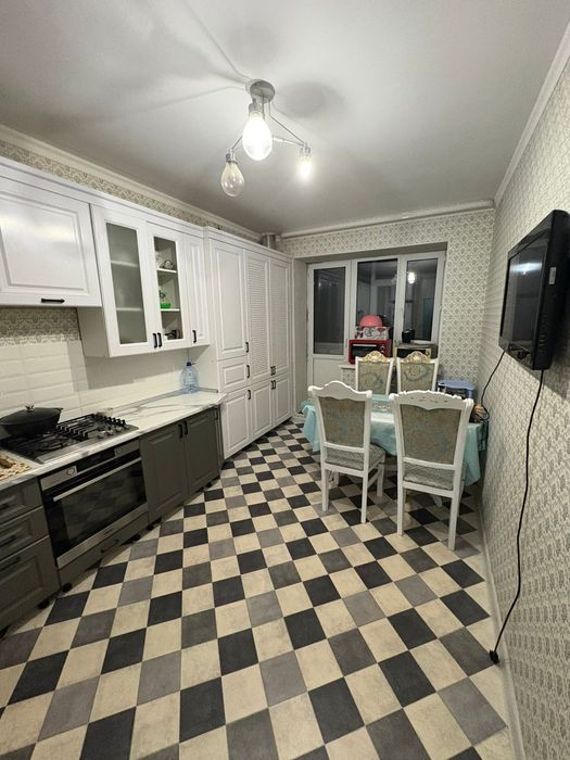 Продам 2 ком квартира район Батыс 2